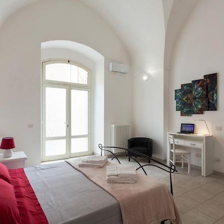 Apartamento La Casa Nel Vico Lecce Exterior foto