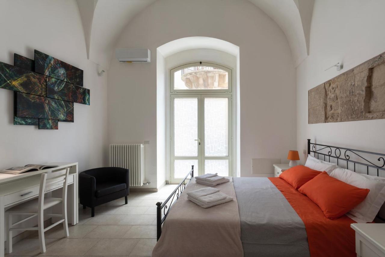 Apartamento La Casa Nel Vico Lecce Exterior foto