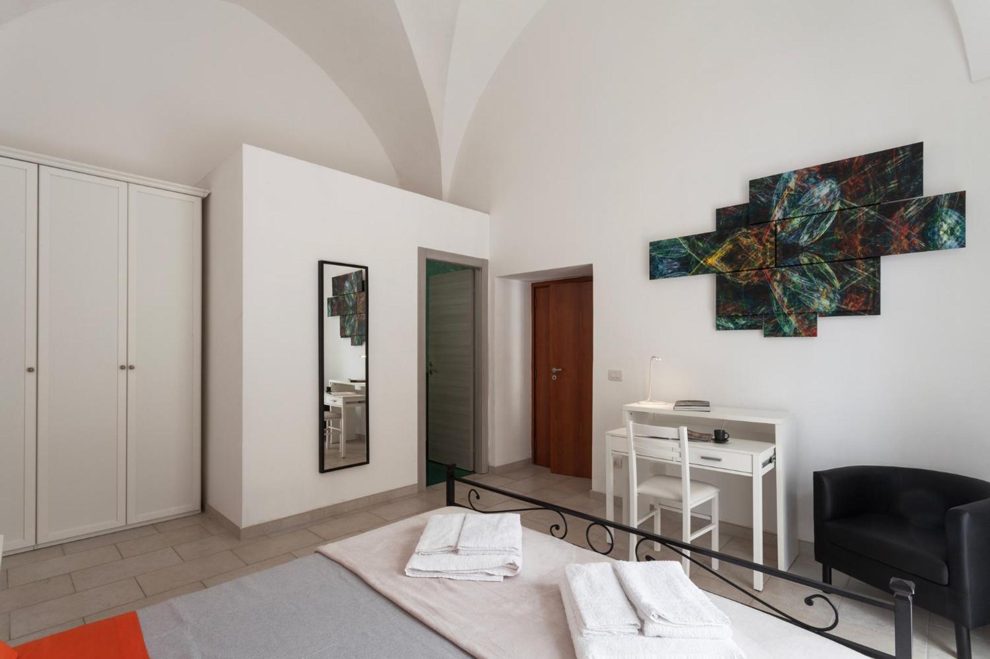 Apartamento La Casa Nel Vico Lecce Exterior foto